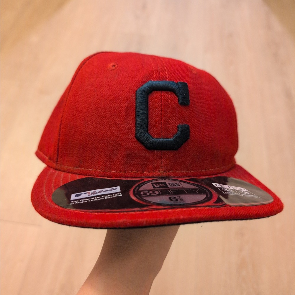CLEVELAND INDIANS RED "C" RETRO ONFIELD FLAT BRIM NEW ERA 5950 FITTED HAT